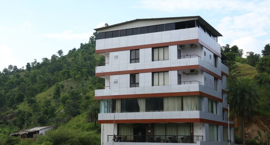 Hotel S11, Abu Road 1